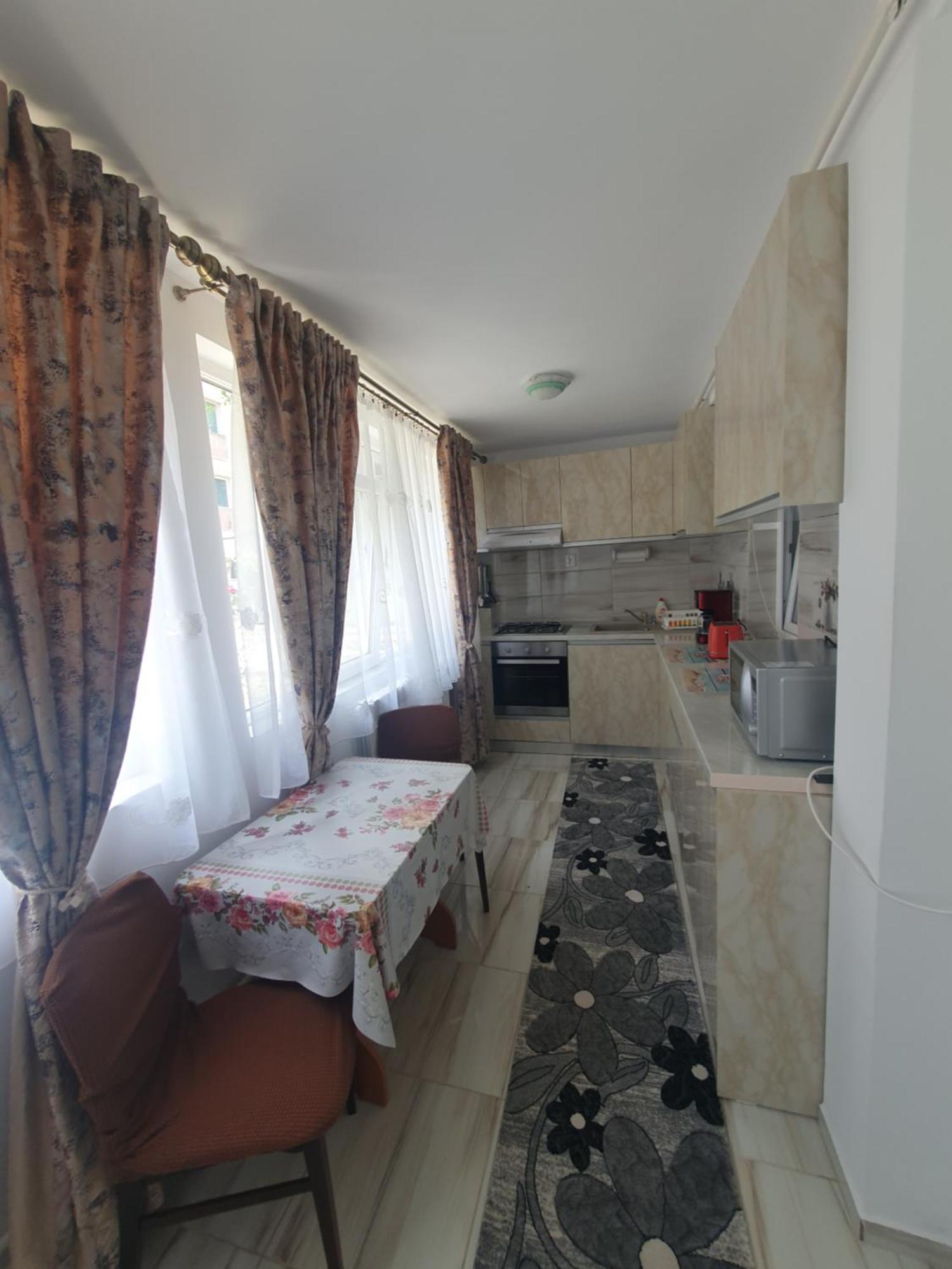 Апартаменты Apartament Beatrice Нэводари Экстерьер фото